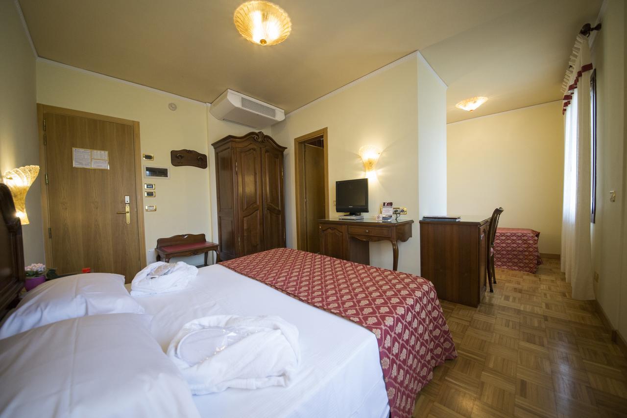 פורטוגרוארו Hotel Spessotto מראה חיצוני תמונה