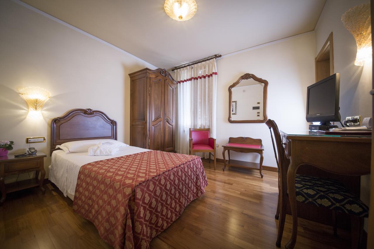 פורטוגרוארו Hotel Spessotto מראה חיצוני תמונה